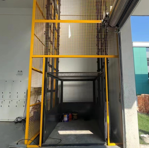 淄博导轨式升降机助力物流园破解运输难题