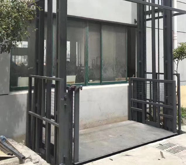 淄博导轨式施工升降机助力民生工程提速增效